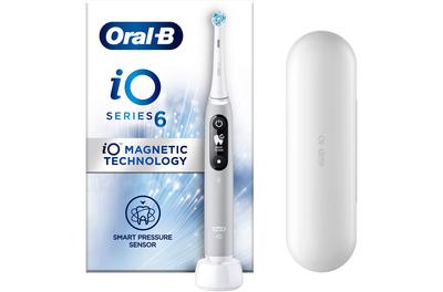 Ел. четка за зъби Oral-B iO6 с магнитна технологиа и микровибрации, Изкуствен интелект, LED интерактивен дисплей, Интелигентен сензор за налягане, Видим таймер, 5 програми, 1 край, Комплект за пътуване, Сив