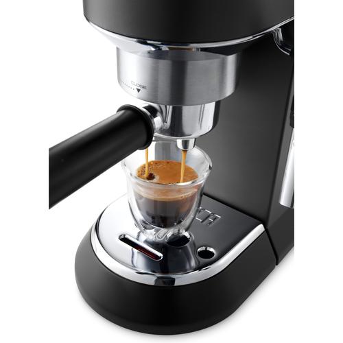 Еспресо машина De’Longhi Dedica EC 685.BK, Ръчна, 15 bar, 1300 W, 1.1 л Еспресо машина De’Longhi Dedica EC 685.BK, Ръчна, 15 bar, 1300 W, 1.1 л