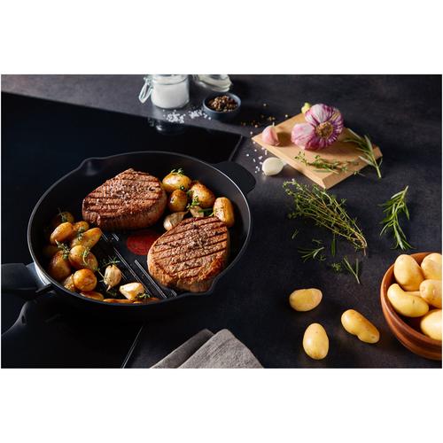 Грил тиган Tefal XL Force, 26 см, титаниево незалепващо покритие, лят ръб, термоиндикатор Thermo Signal, черен
